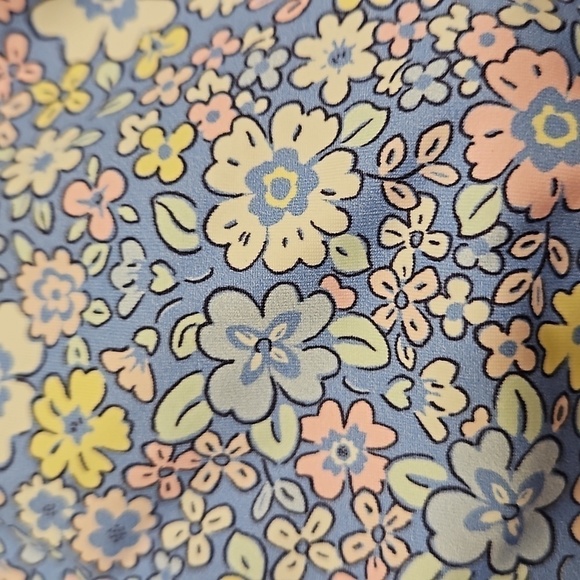 💕FRANKIES BIKINIS💕 Cupid High Neck Bikini Top Springtime Print ~ Large L NWOT - Picture 6 of 7